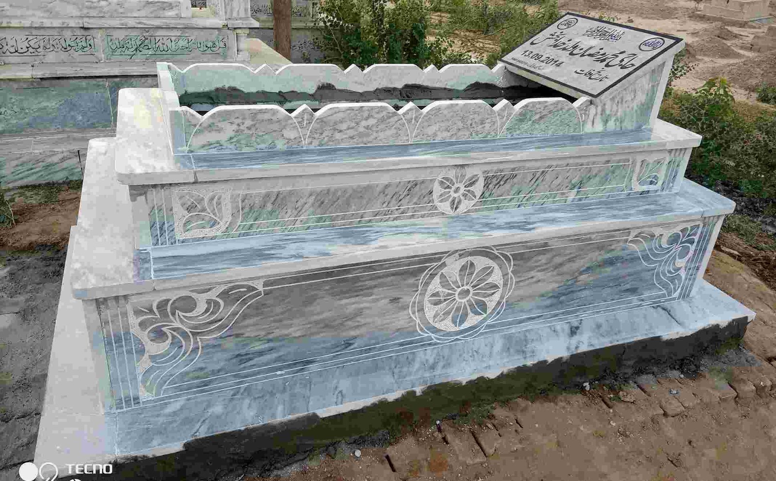 Sunny Grey Double Step Marble Grave 6.5 x 3.5 - Image 4