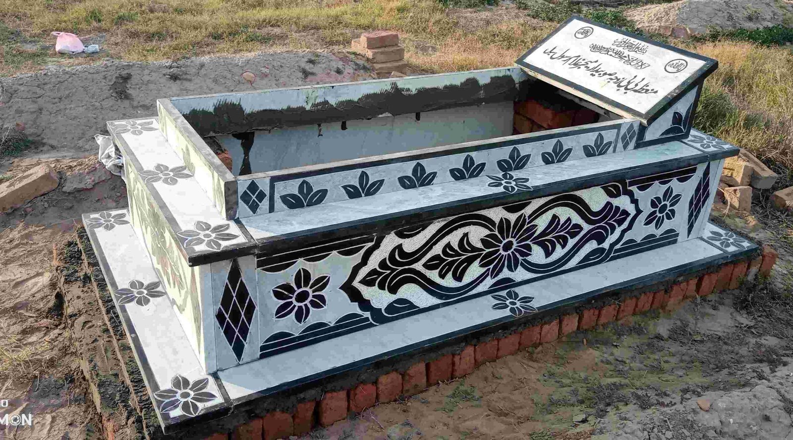 sunny grey single grave designs