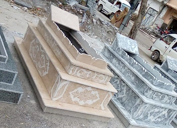 travera grave double step design